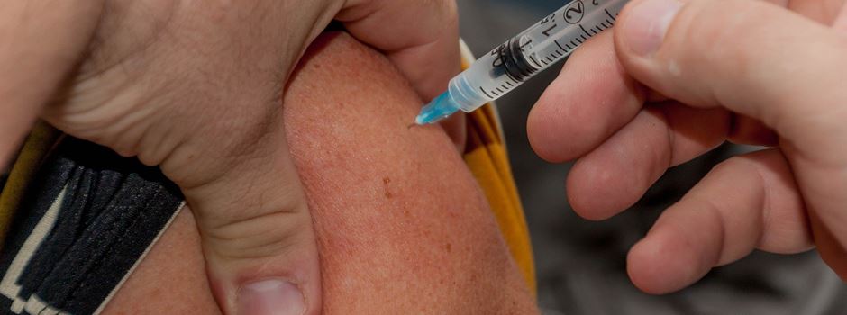 Impfung oder Genesung: Was schützt besser?