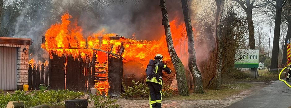 Feuerwehrleute können Übergreifen der Flammen auf Wohnhaus verhindern