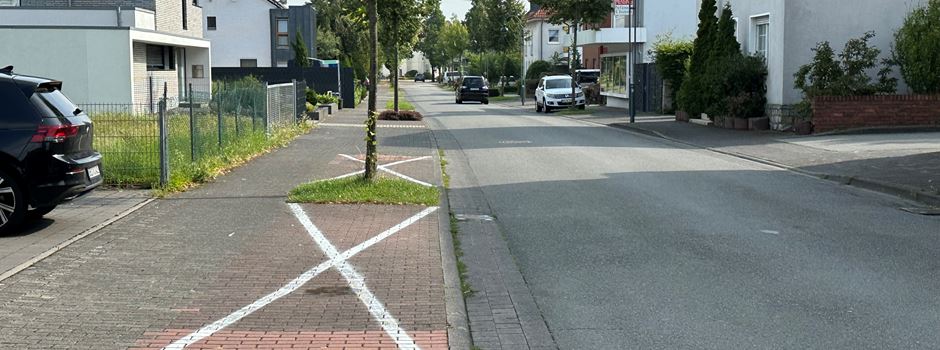 Markierungsarbeiten der Parkplätze fertiggestellt: Ordnungsamt Herzebrock-Clarholz kontrolliert Parksituation