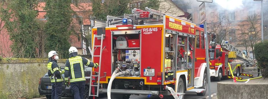 Großeinsatz in Oppenheim: Dachstuhl in Flammen