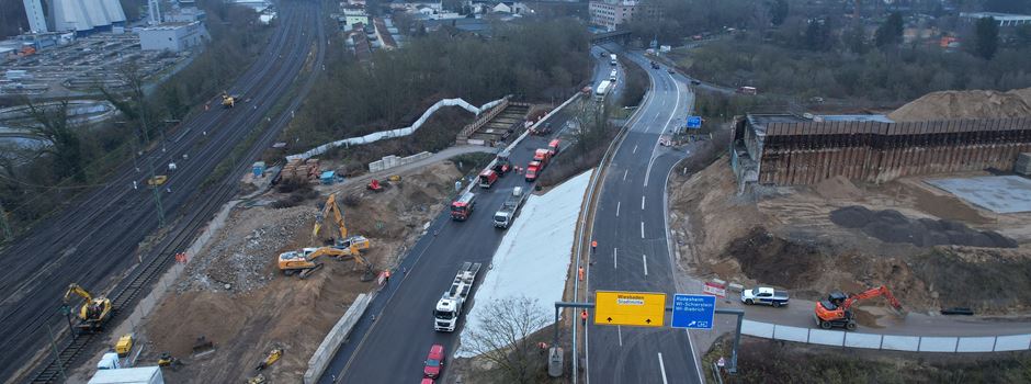 An ehemaliger Salzbachtalbrücke: Autofahrer fährt beinahe in Tiefe