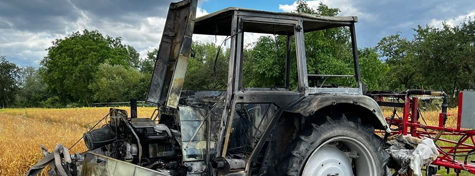 Mondorf: Traktor auf Kartoffelacker in Brand geraten