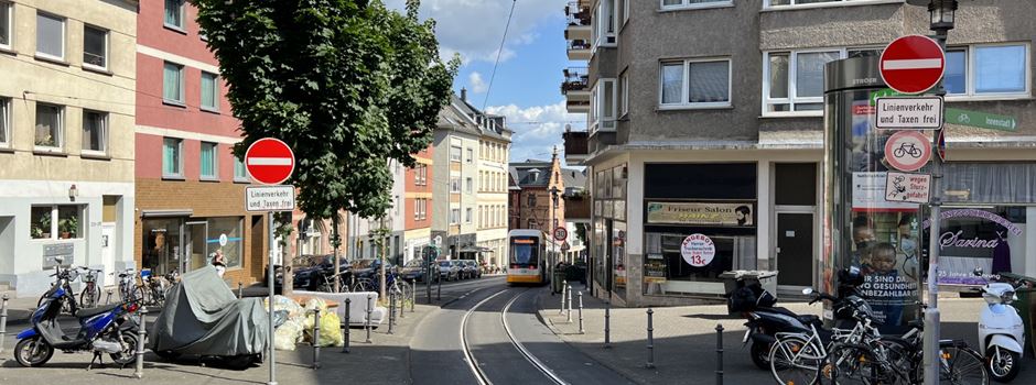 Radfahrerin verletzt Mann (84) in Mainzer Altstadt