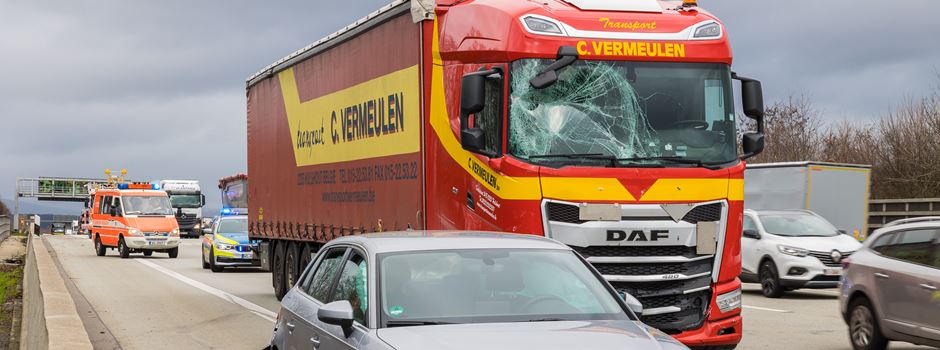 Schwerer Unfall bei Wiesbaden – zwei Personen verletzt