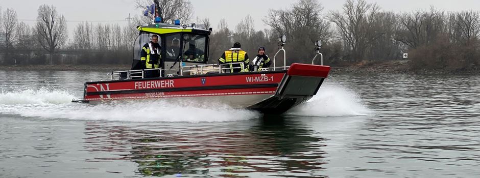 Boot auf Rhein gekentert: Feuerwehren Wiesbaden und Mainz im Großeinsatz