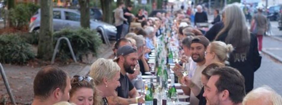 Deutschlands längste Pasta-Tafel stand am Sonntag in Wiesbaden