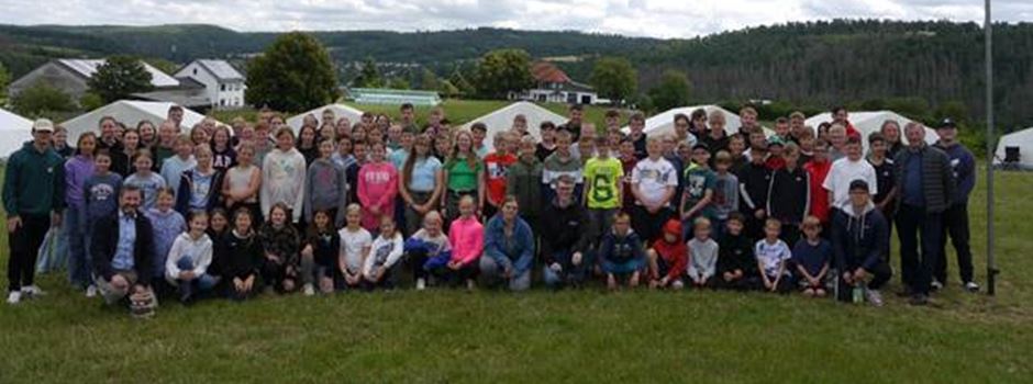 Bürgermeister besucht Kolping-Zeltlager im Sauerland: Gute Stimmung in Braunshausen