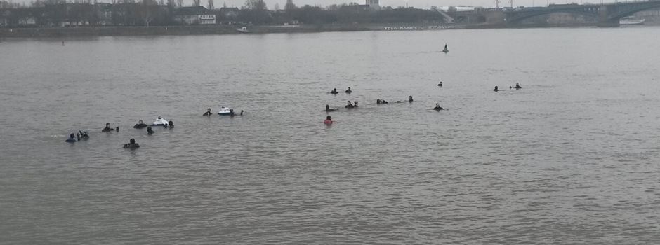 Rhein: Silvesterschwimmen der Feuerwehr findet wieder statt