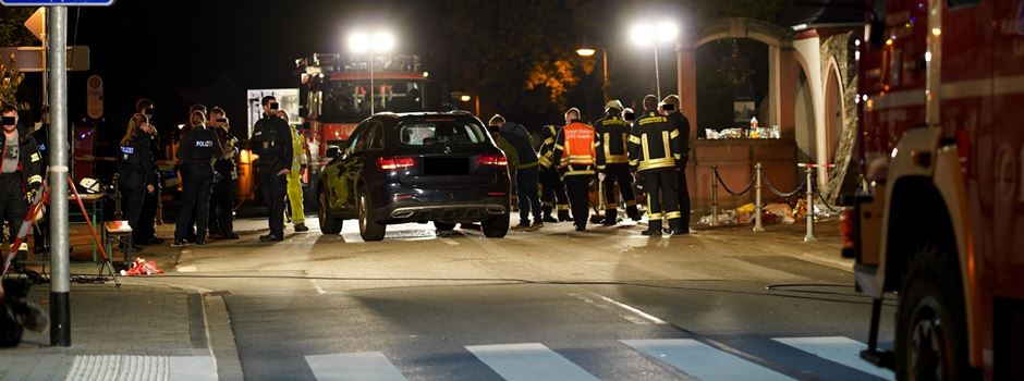 Rüsselsheim: Autofahrer fährt in Menschengruppe – fünf Schwerverletzte