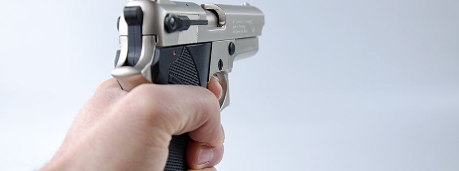 Mann (39) schießt mit Luftdruckwaffe auf spielende Kinder