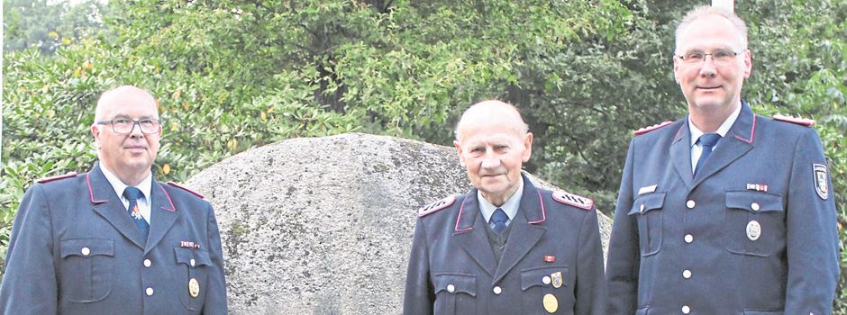 Hermann Willenbockel geehrt: Seit 70 Jahren in der Behringer Ortswehr