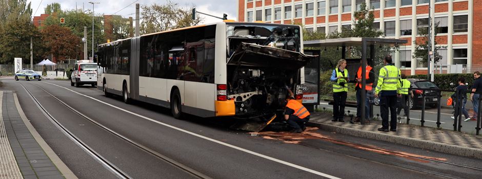 Unfall zwischen Straßenbahn und Bus: Beide Fahrer verletzt