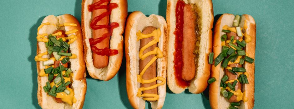 Genug von Döner und Pommes? – 5 Läden mit Hot Dogs auf die Hand