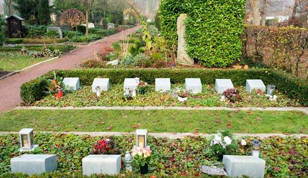 Pflegefreie Grabstätten auf dem Kommunalfriedhof in Herzebrock-Clarholz: Gemeinde bittet um Freiräumung.