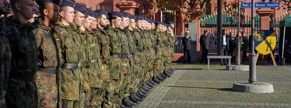 Militär-Großaufgebot vor dem Landtag: Was war da los?