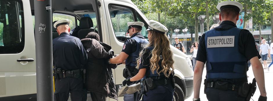 „Wir werden täglich angepöbelt“: Ein Rundgang mit Polizisten über die Zeil