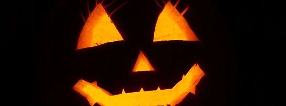 Halloween Kurbisse Mit Diesen Tricks Seid Ihr Fur Halloween Gerustet