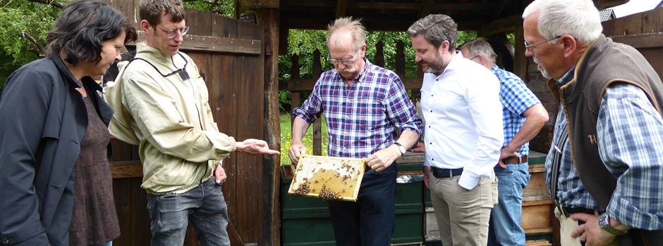 Imkerverein in Herzebrock-Clarholz: Bürgermeister ist fasziniert von Honigbienen