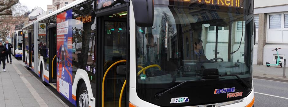 Busfahrer in Wiesbaden melden Falschparker per Frontkamera