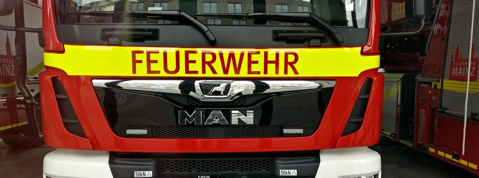 Rauchsäule über Laubenheim: Traktor brennt ab