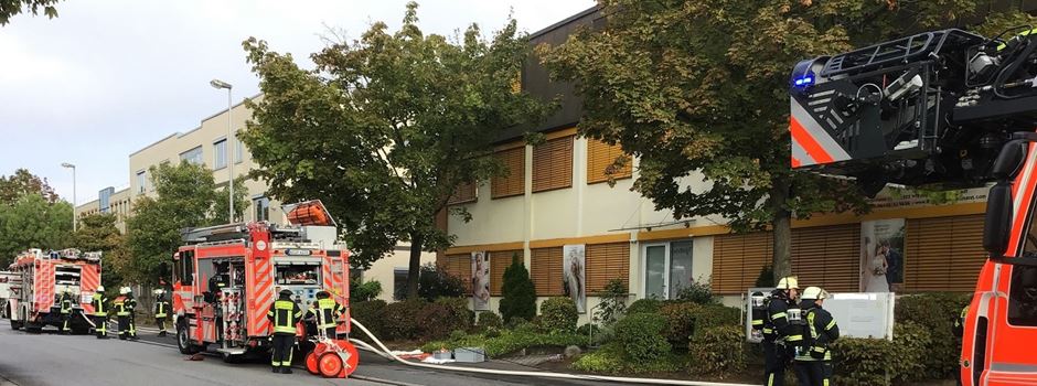 Wiesbadener Feuerwehr im Großeinsatz wegen Küchenbrand