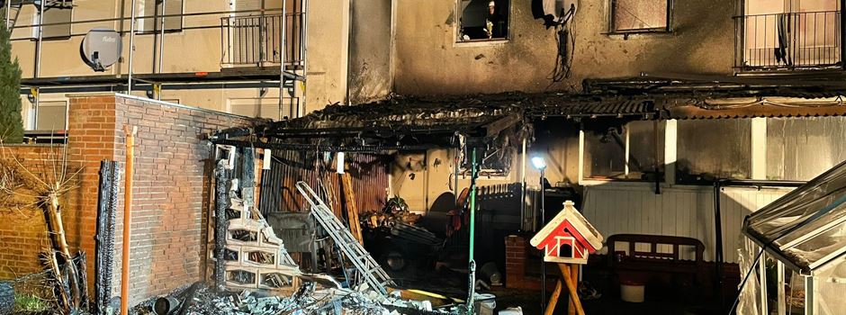 Zwei Leichtverletzte bei Brand und rund 100.000 Euro Schaden