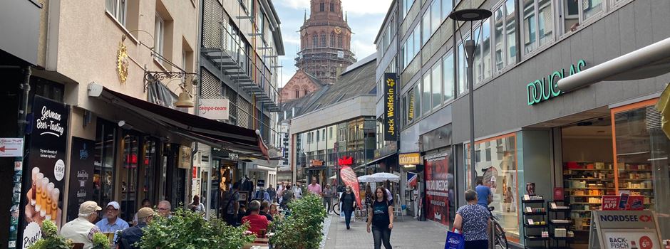 Diebstahl in Mainzer Altstadt: Angestellte verfolgt Täter und wird verletzt