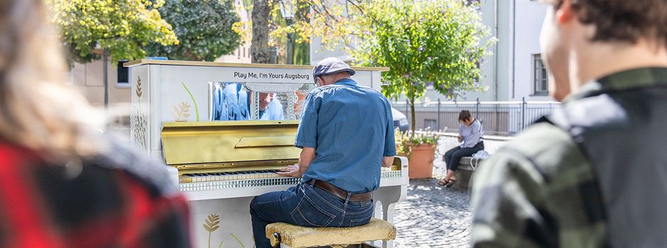 Play Me, I´m Yours – Bunte Klaviere in den Straßen von Augsburg