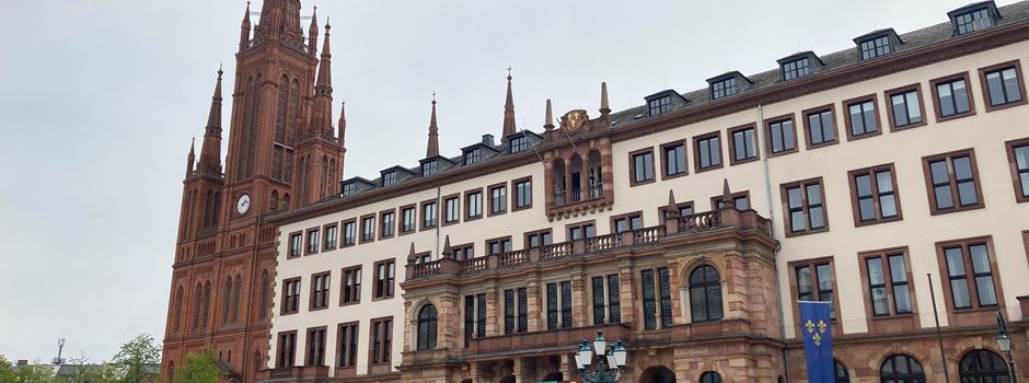 Trotz hoher Inzidenz: Stadt Wiesbaden darf nicht online tagen