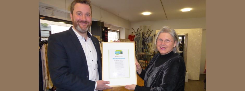 Fairtrade-Town Herzebrock-Clarholz: Bürgermeister Marco Diethelm übergibt Urkunden