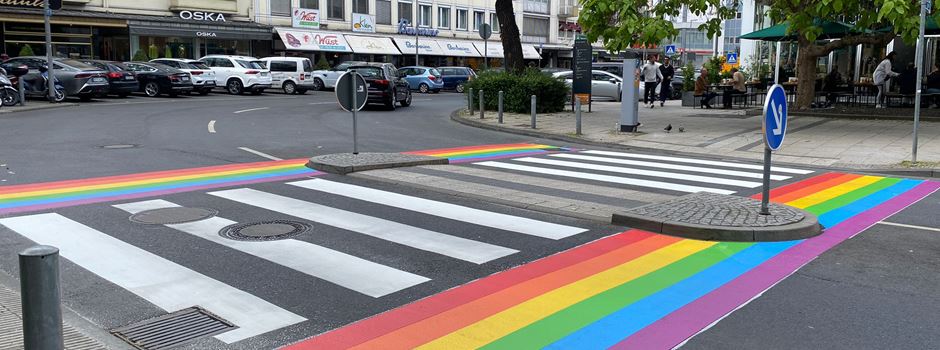 Wiesbaden bekommt Regenbogen-Zebrastreifen