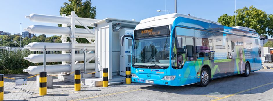 Erste Brennstoffzellenbusse fahren im Wiesbadener Linienverkehr