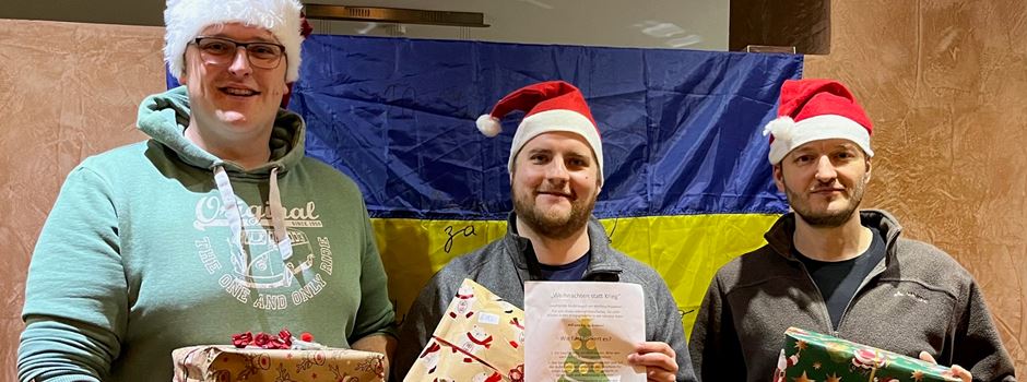 „Weihnachten statt Krieg“: Päckchen schnüren für Kinder in der Ukraine