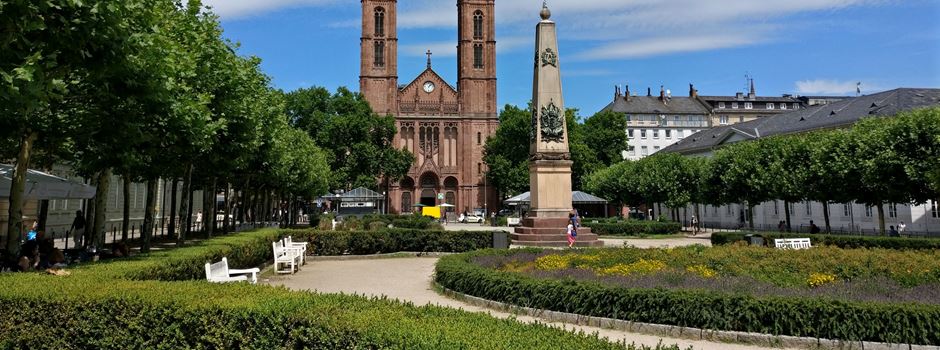 Mann bespuckt und beleidigt Frauen in Wiesbaden